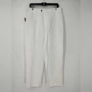 Axist Classic White Pants Size 33x32